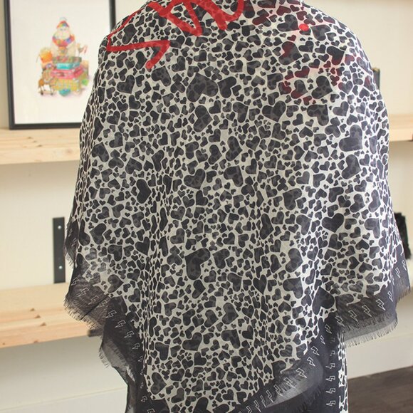 NWT - Zadig & Voltaire Ivy Coeurs Scarf SJAF0807F✨ - Picture 4 of 6